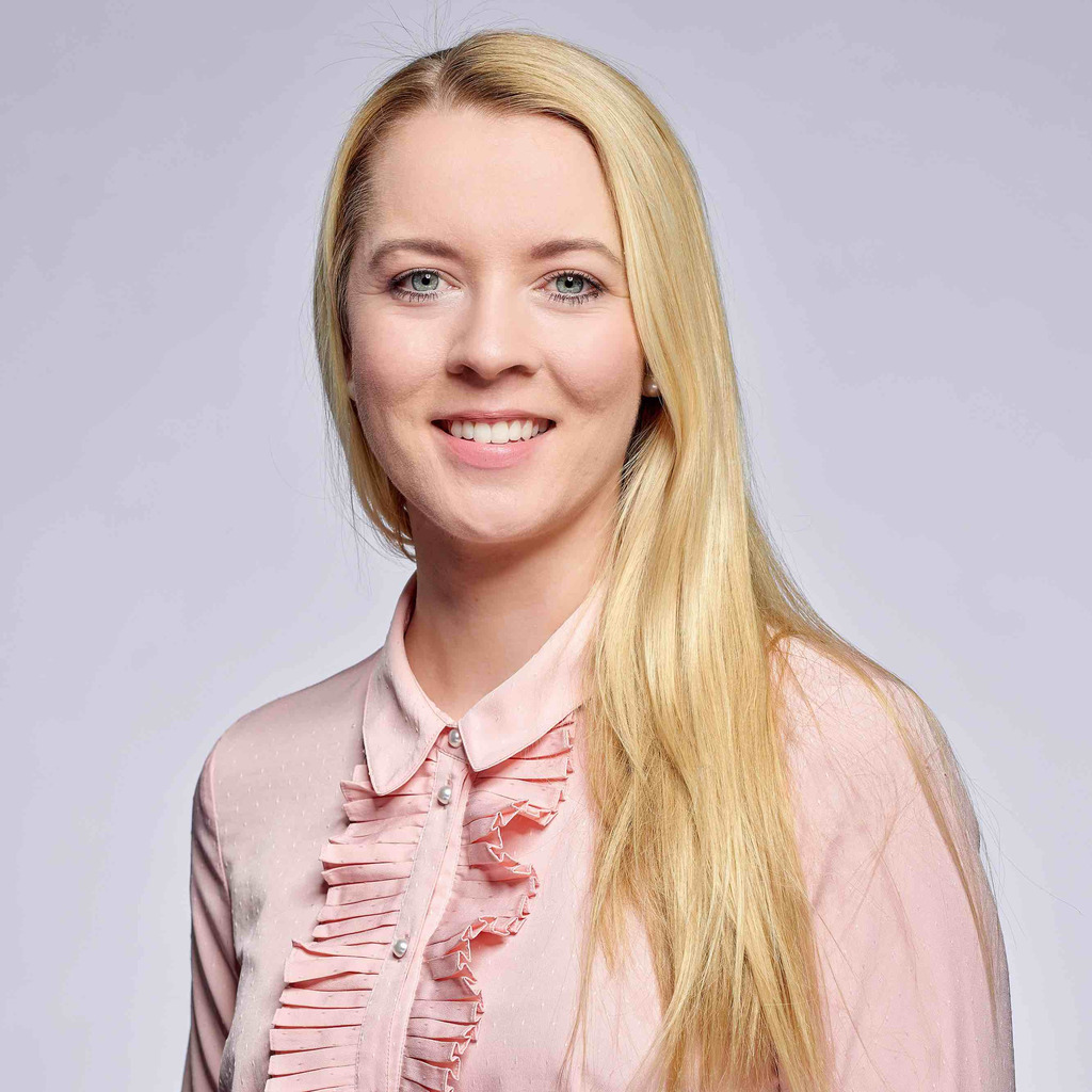 Julia Stenzel People Success Partner FRoSTA AG XING