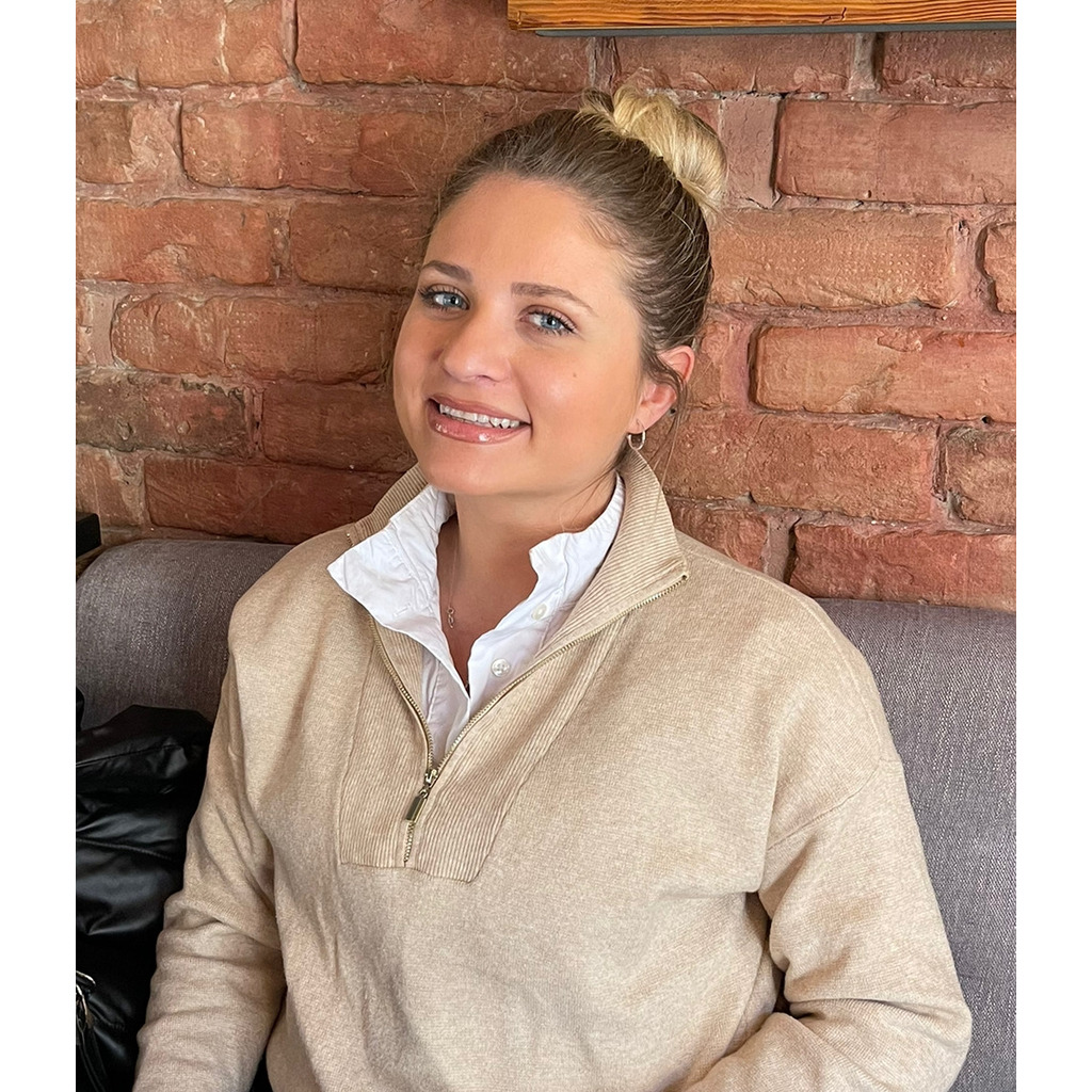 Adna Beganović Finance Accountant Why not XING