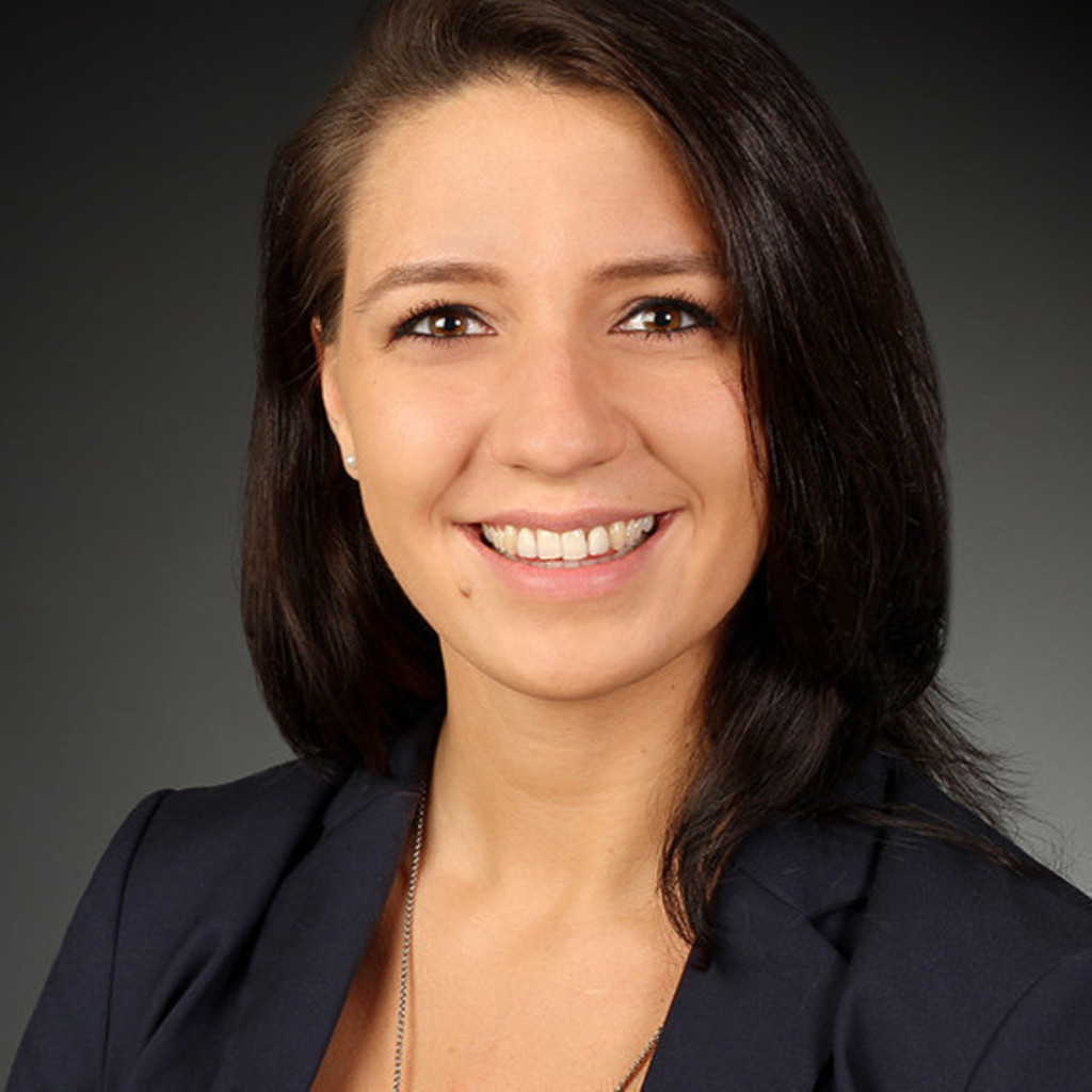 Carolin Trost Management FriedrichAlexanderUniversität Erlangen