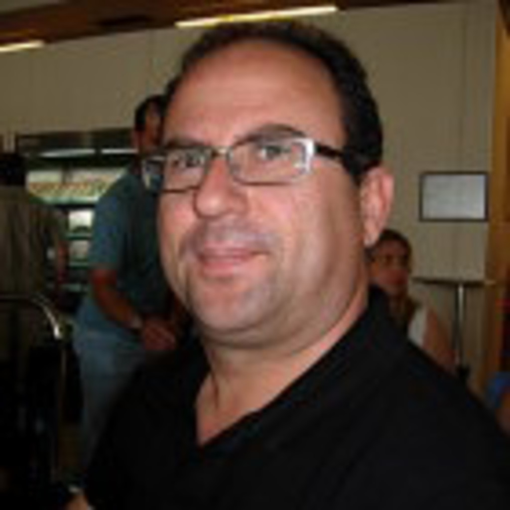 MANUEL CARRASCO CAZORLA GERENTE DE CASH DAMASO MELERO XING