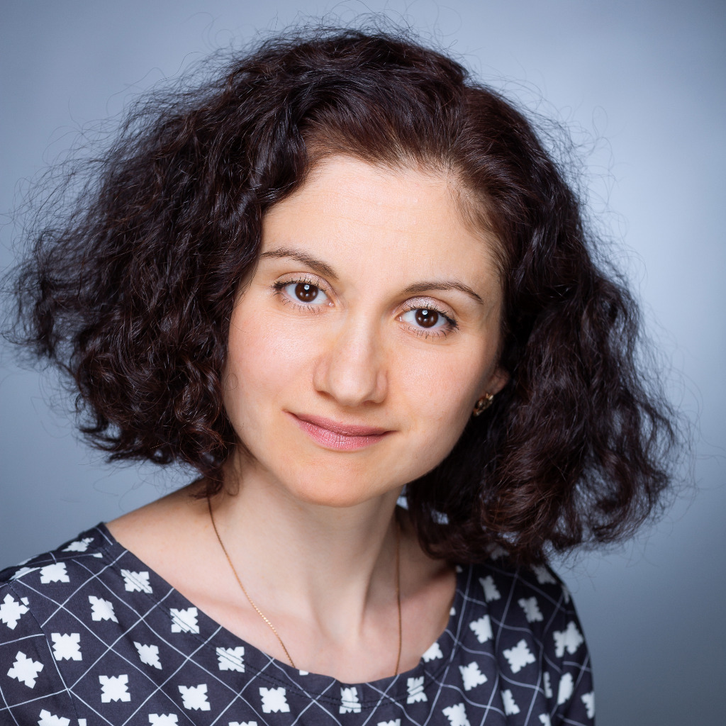 Dr. Anna Sokol Verwaltungsangestellter DÜSEckert Spracheninstitut