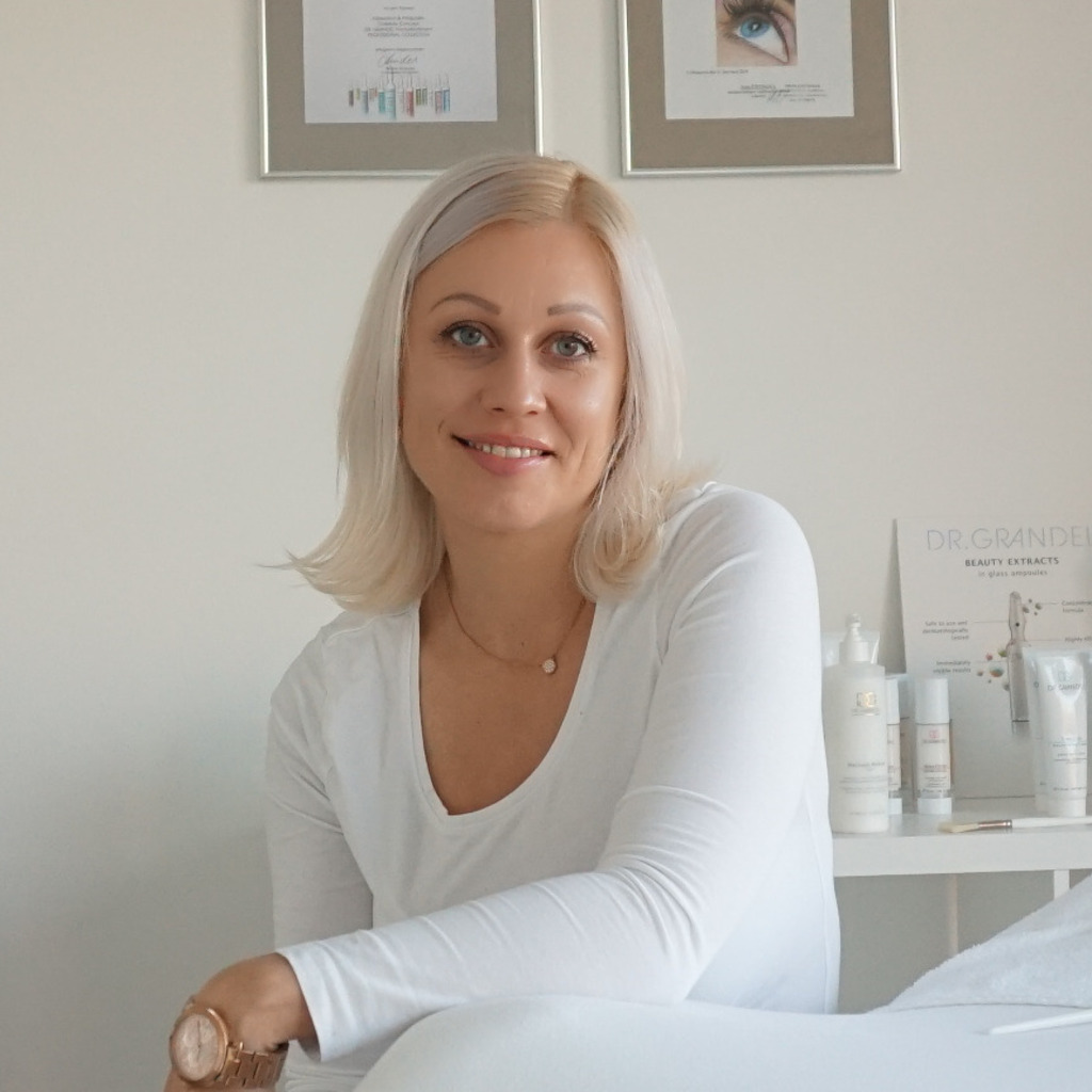 Veronika Oleynik Inhaberin Kosmetikerin 0151 11672902 Hautschön