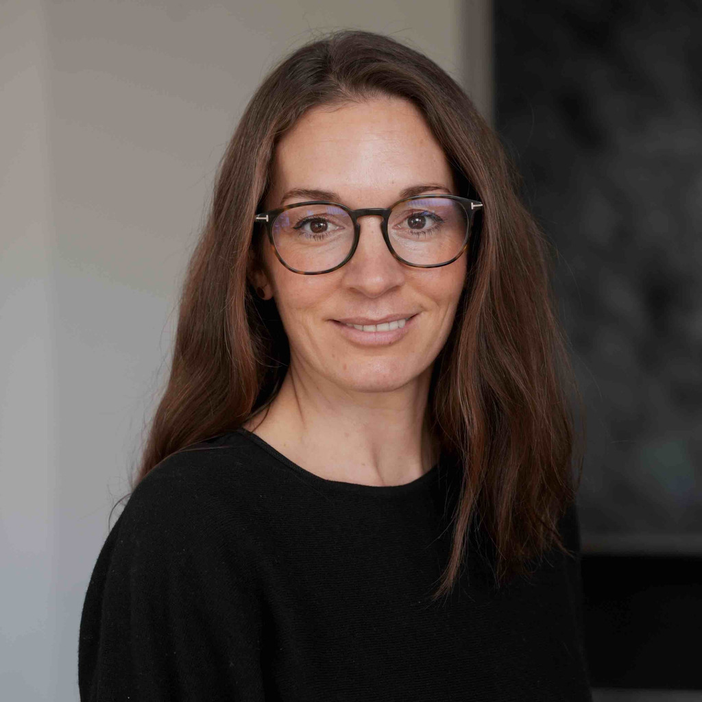 Dr. Martina Geiser Senior Legal Counsel Yanfeng International