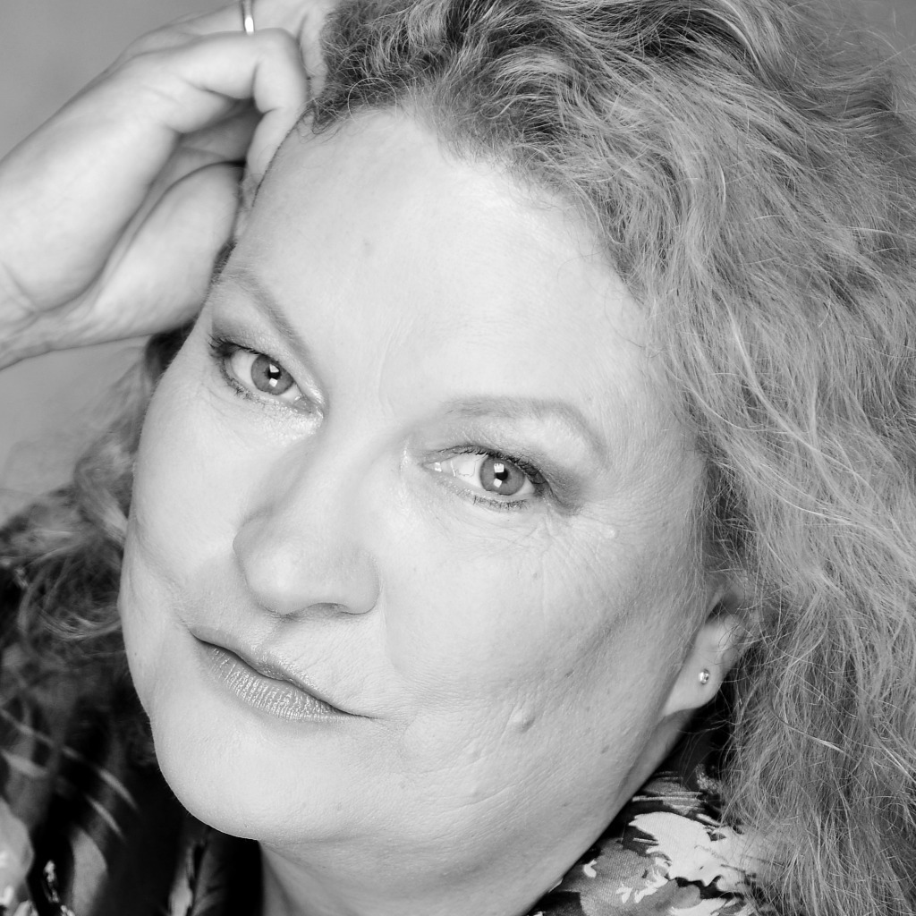 Dr. Karin Lübbers Geschäftsführerin und Gesellschafterin YES