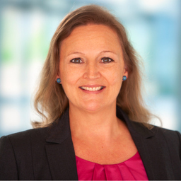 Dr. Nadine Scharfenort