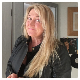 Angela Özcan
