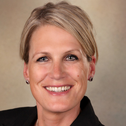 Nadine Lenau