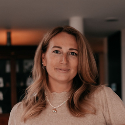 Laura Dojcak