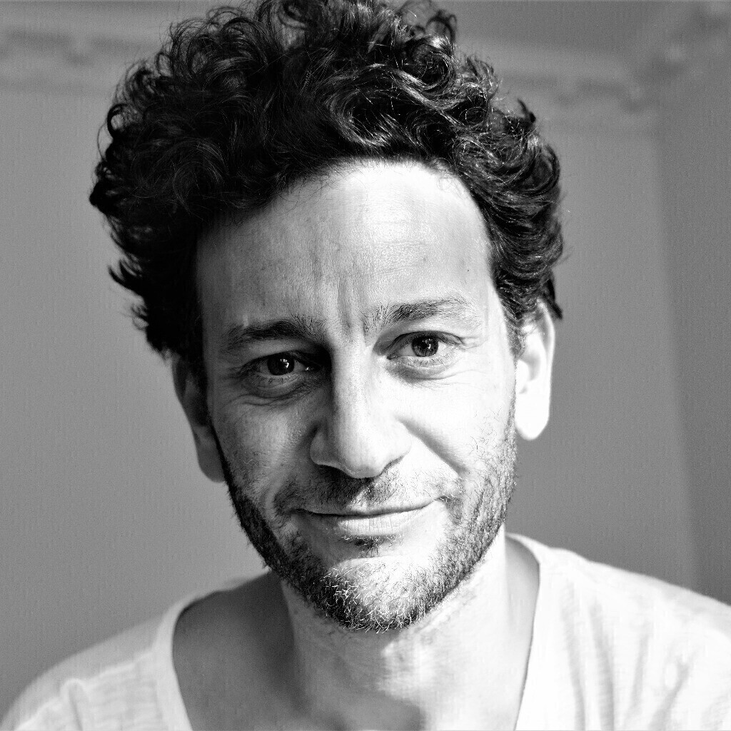 Karim Omar Berater Werbung und Kommunikation R+V Versicherung XING