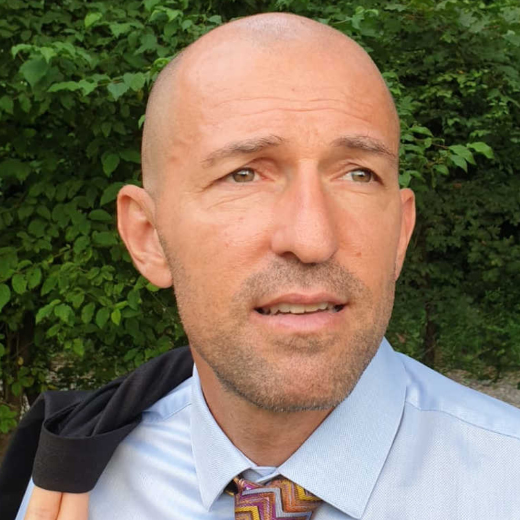 Dr. Stefano Magni Chief Financial Officer (CFO) Varie realtà XING