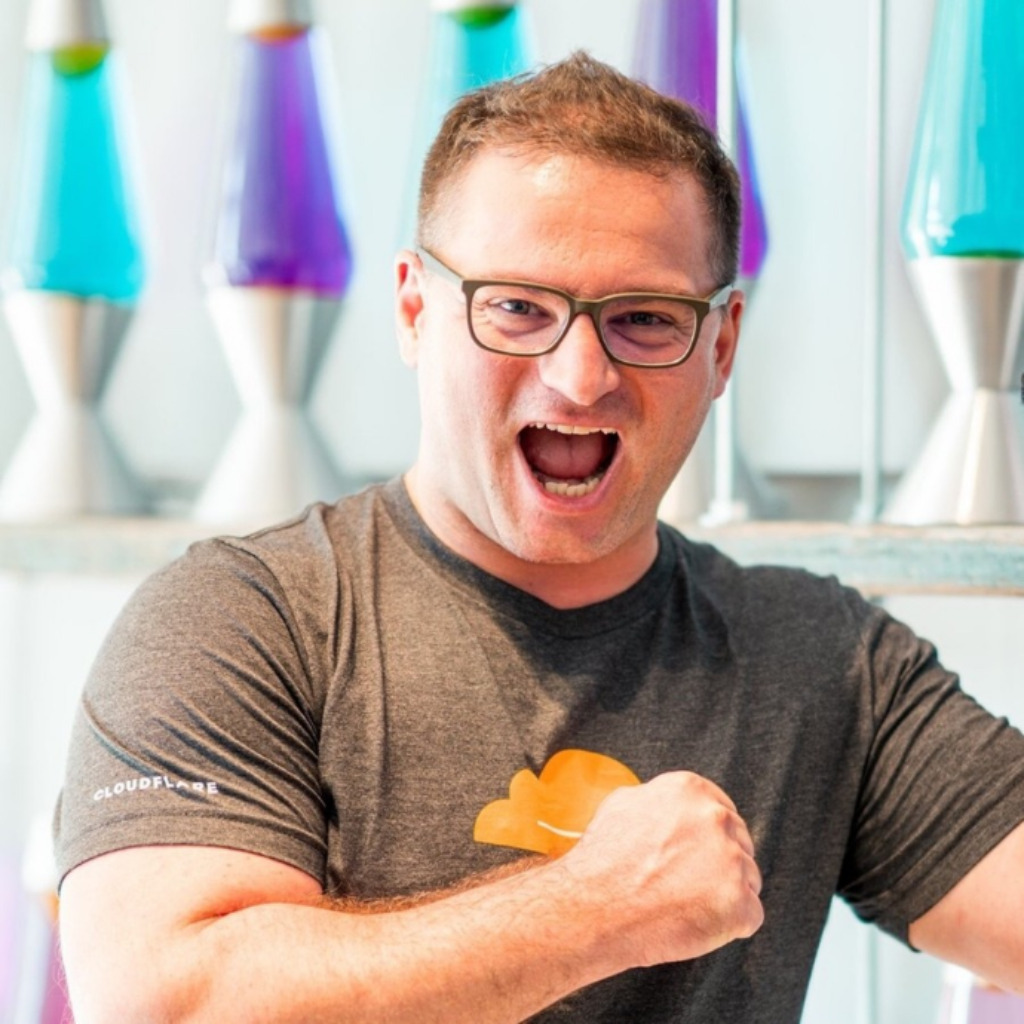 Valentin Vesa Community Manager Cloudflare XING