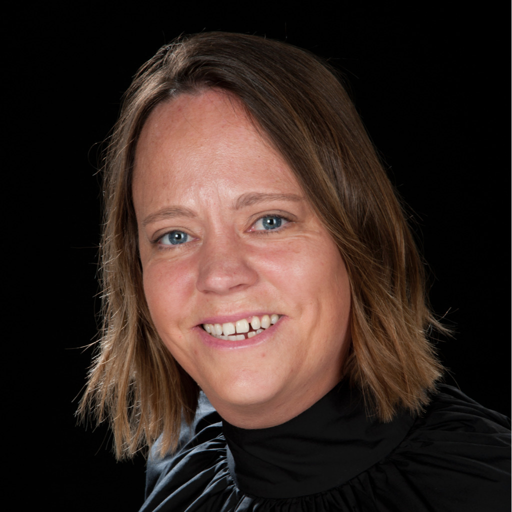 Nina Marx Head of Marketing, Service & Business Intelligence Dr