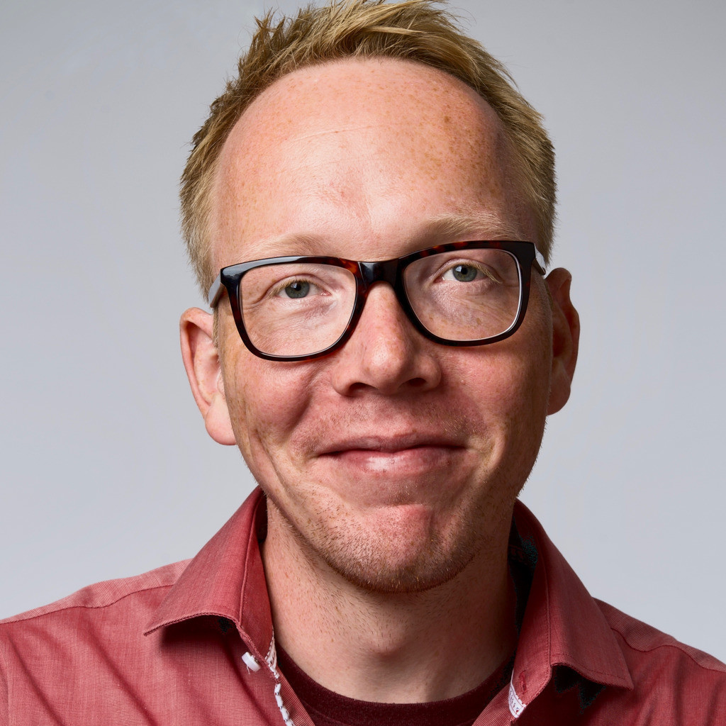 Christian Schlüter Head of Product SCHUFA Holding AG XING