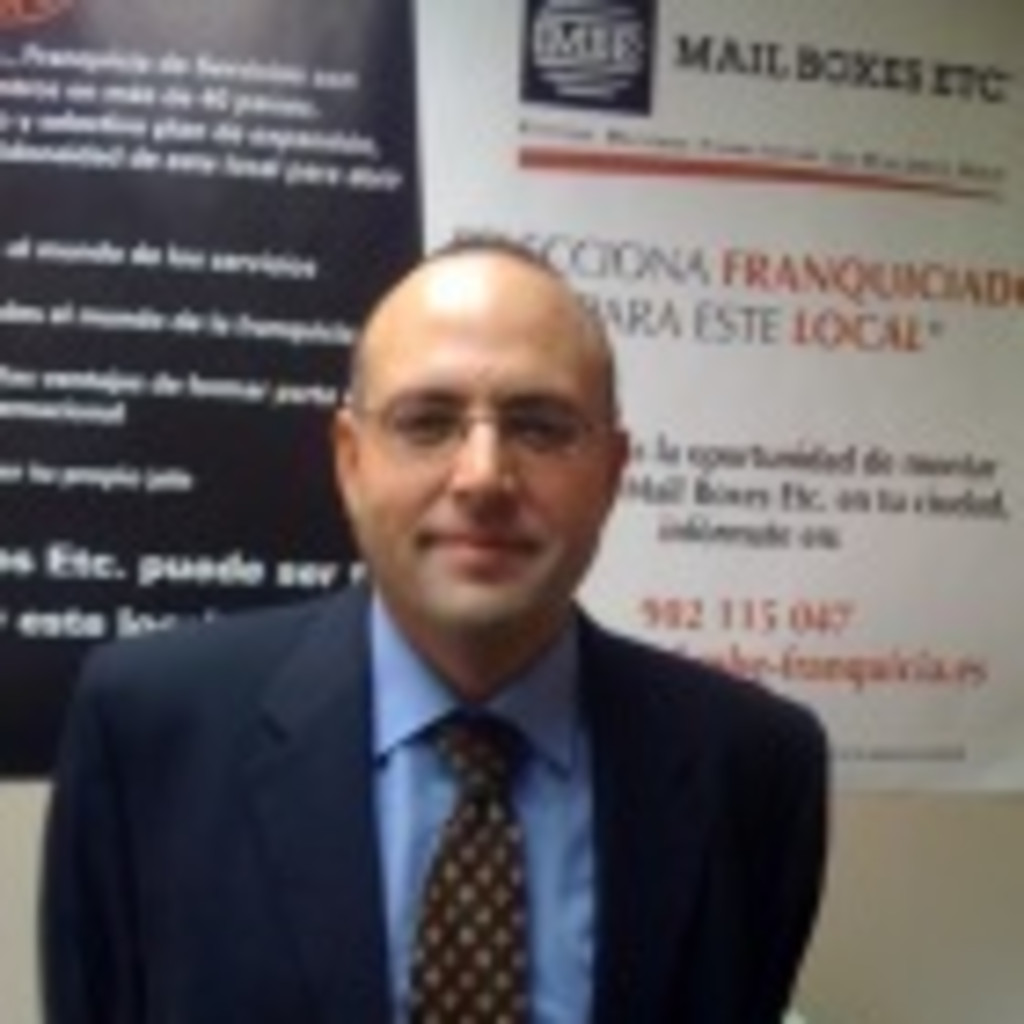 Luis Carbo Marti Franchise Development Supervisor Mail Boxes Etc Xing 0747