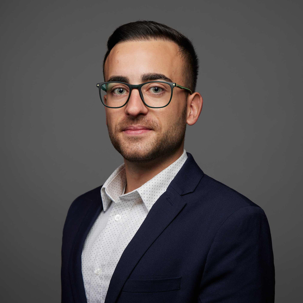 simeon-yunakov-collections-specialist-multitude-xing
