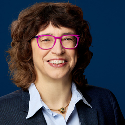 Dr. Claudia Daniela Bott