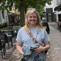 Laura Schenk