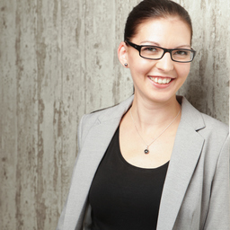Laura Stach
