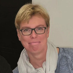 Angela Maus