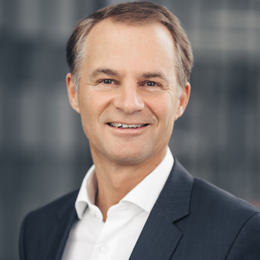 Anton Fischer Executive Director Raiffeisen Bank International XING