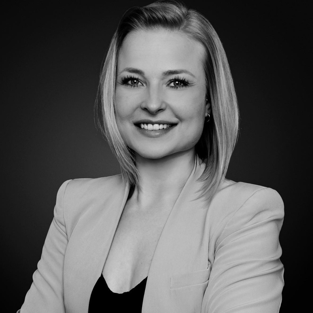 Viktoria Scheel zertifizierte Automobilverkäuferin Autohof Reimers