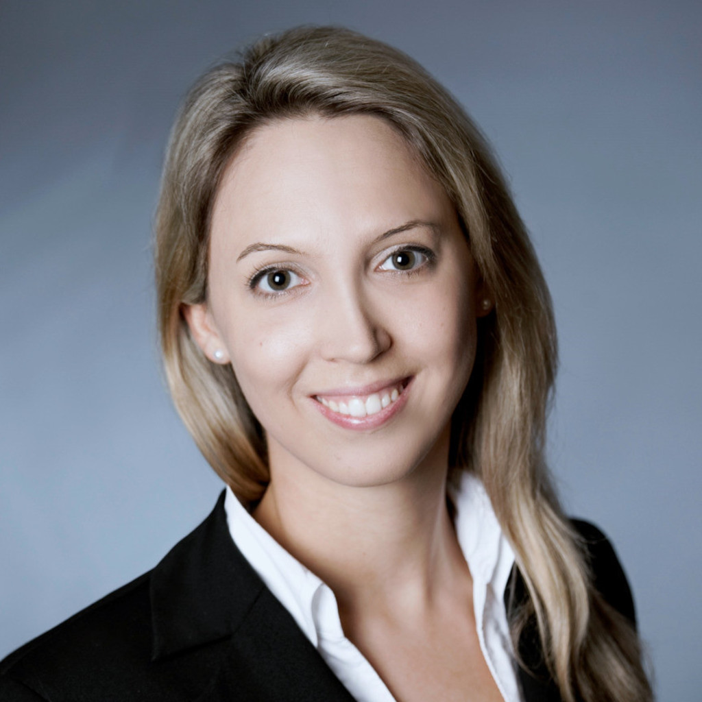cornelia-holl-manager-prokurist-pwc-xing