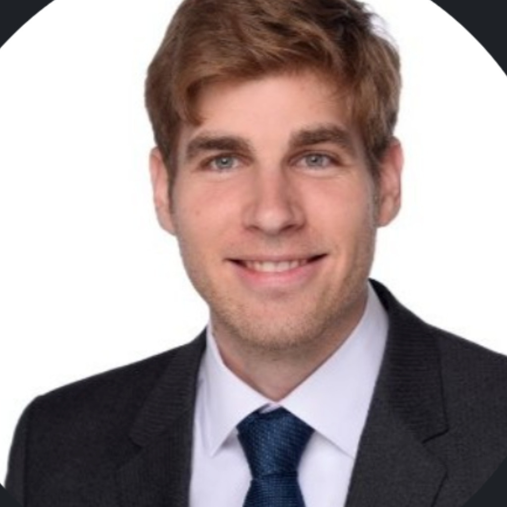 Julian Frank Sales Director Akur8 XING
