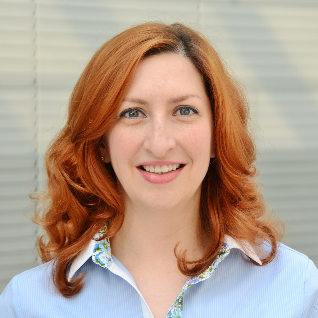 Natalia Vladimirova Assistentin des Geschäftsleitung (im