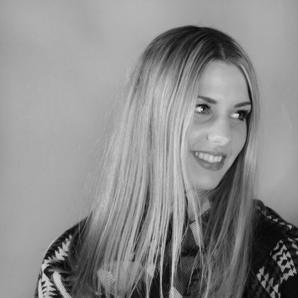 Katharina Höfer - Grafikdesign und Visuelle Kommunikation - HMKW ...