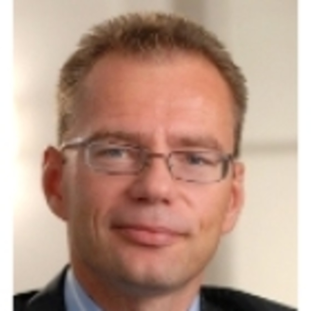 Dr. Thomas Dombrowski Director HR Business Partner National