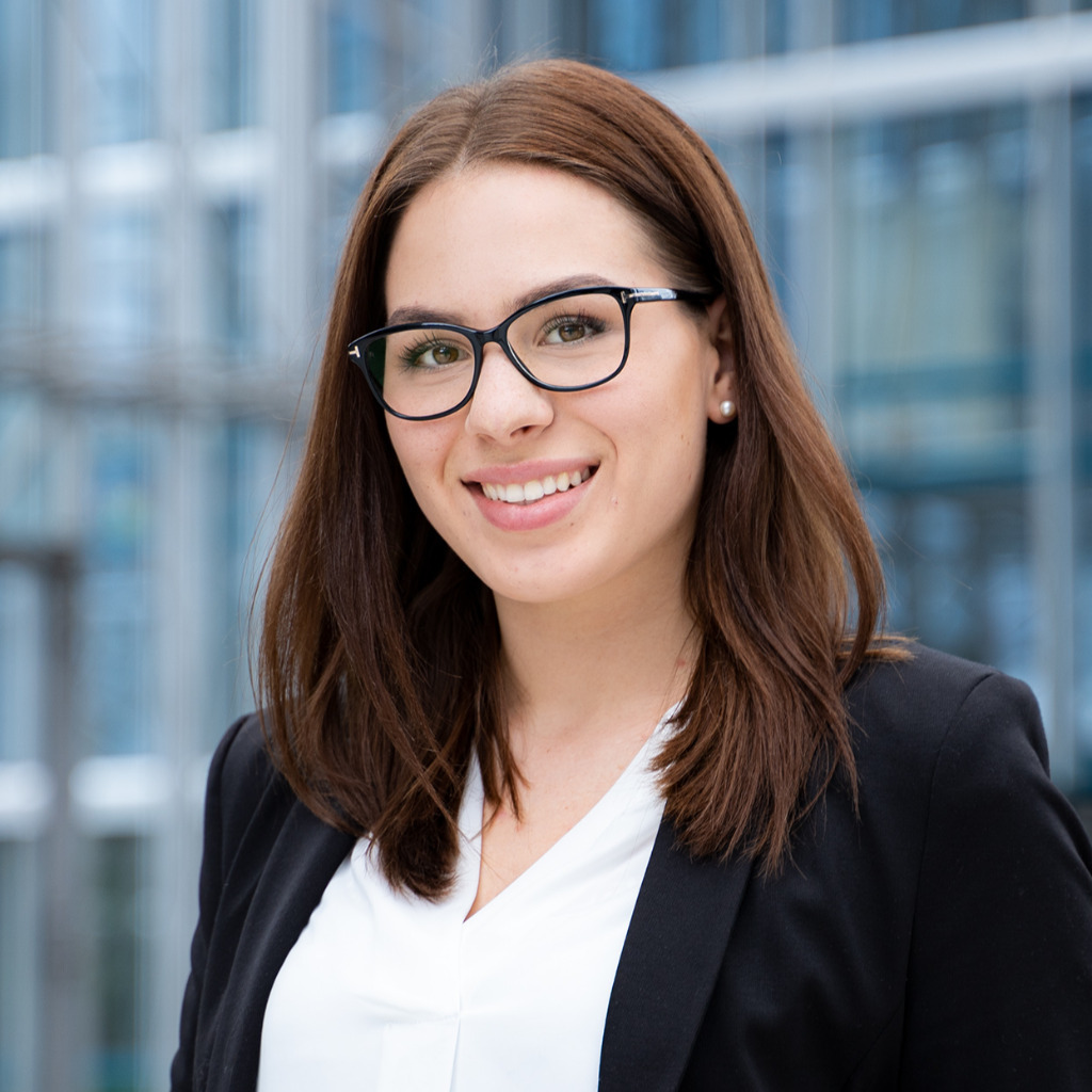 Johanna Mann Werkstudent Social Media Fonds Finanz Maklerservice