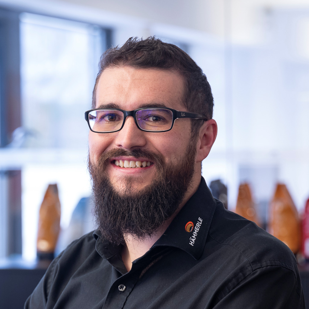 Dominik Kapeller Bereichsleiter Großhandel / Logistik/Grafik