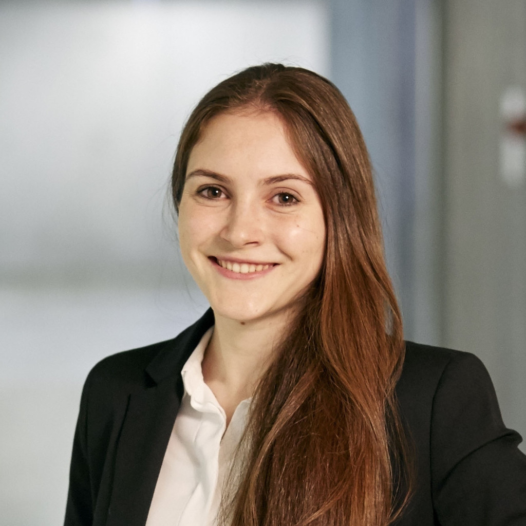 Nicole Schneider International Management Fachhochschule St. Gallen