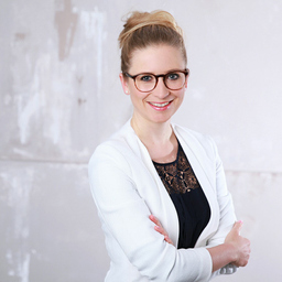 Dr. Carmen Leix