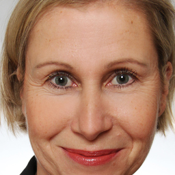 Julia Woelki