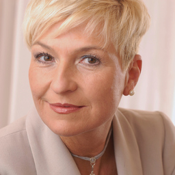 Dr. Andrea Behr