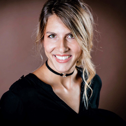 Melanie Esklony