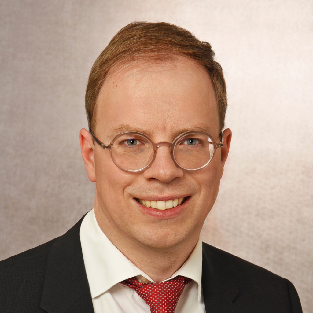 Dr. Gregor Wenzel Senior Legal Counsel Hexal AG XING