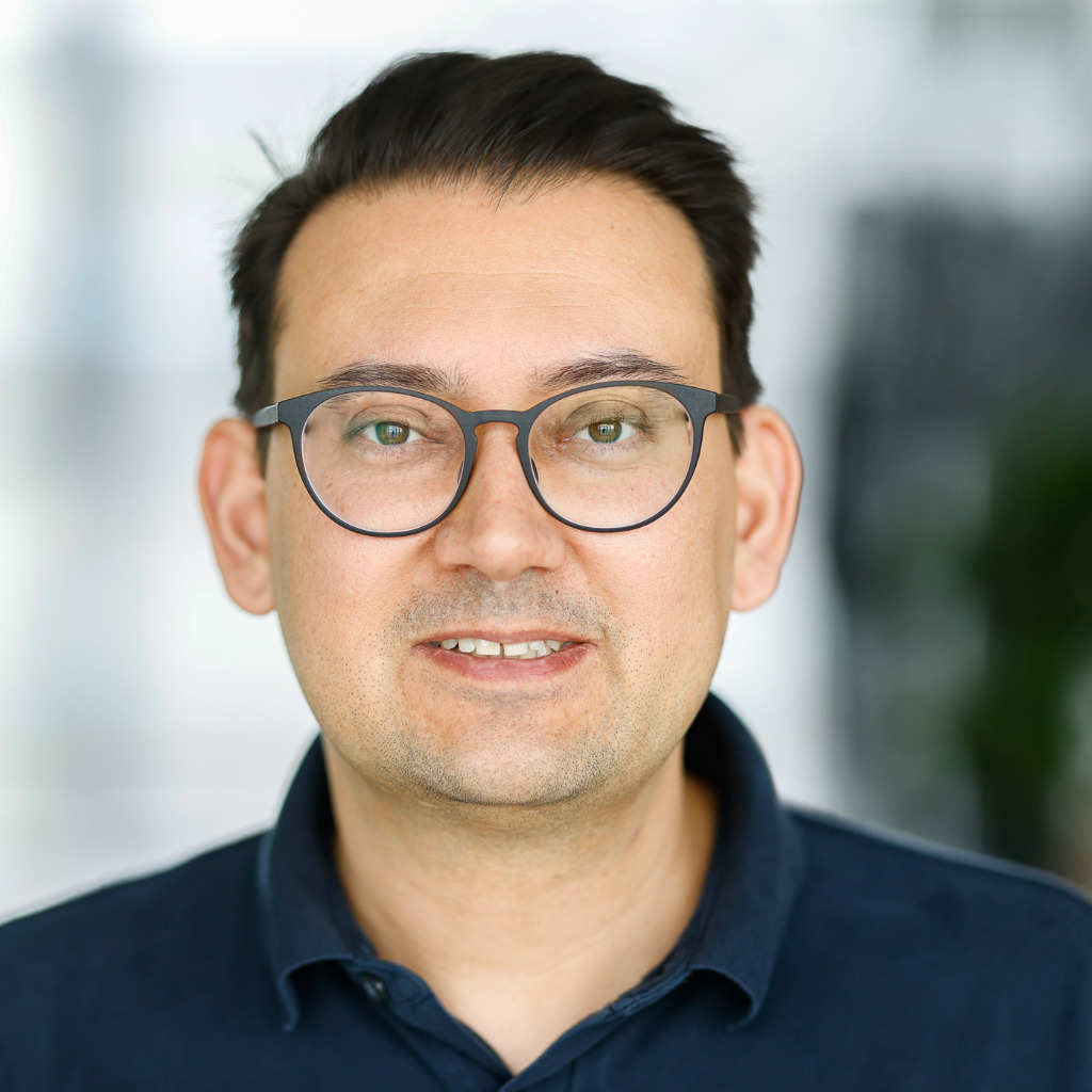 Dr. Richard Joachim Lehmann Head of Community CDQ AG XING