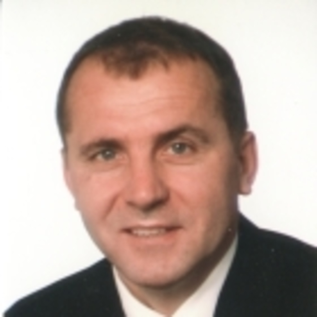 Eugen Schwarz Geschäftsführer esimmobilien XING