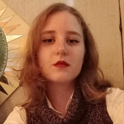 Larissa Krause Marcon