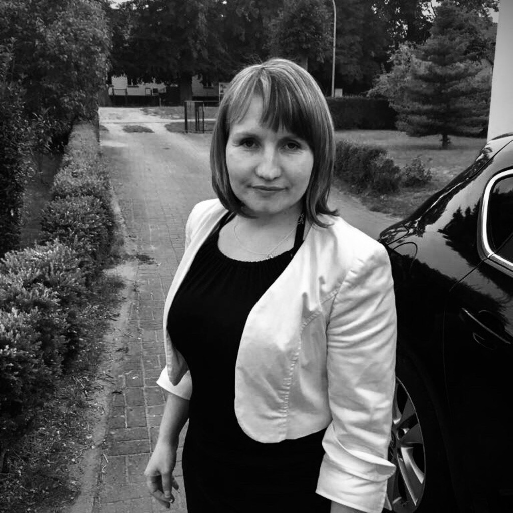 Claudia Appel Verwaltungsangestellte Team 3 XING