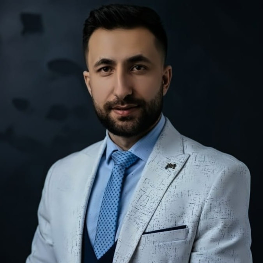 Farzad Azimi Geschäftsstellenleiter Spezialist in Teamführung