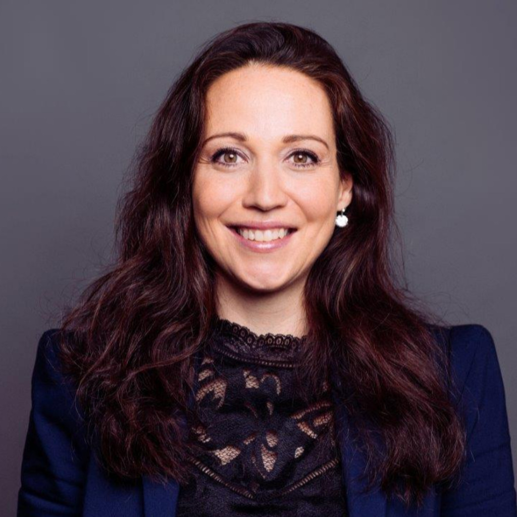 Regina Schneider Content Travelzoo