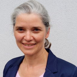 Dr. Julia v. Oertzen