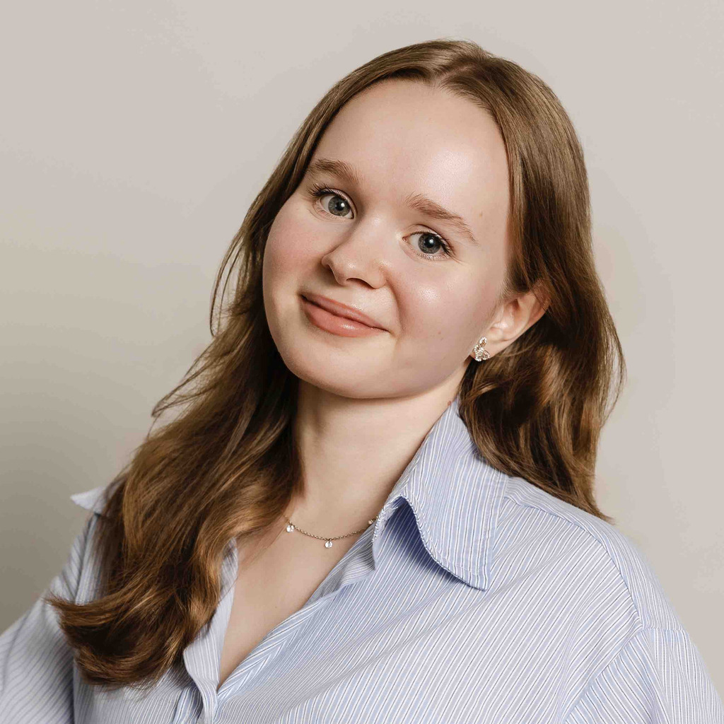 Nele Neujahr - Auszubildende - Macromedia Akademie | XING