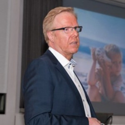 Dr. Frank Oelze