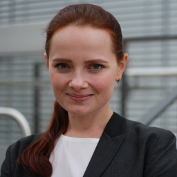 Dr. Julia Syurik