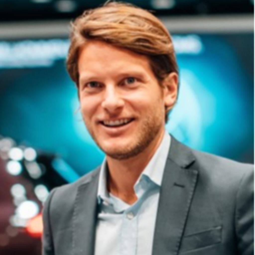 Frederik Lazzaro Digitalization & Transformation of Retail Business