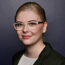 Dr. Julia Hain
